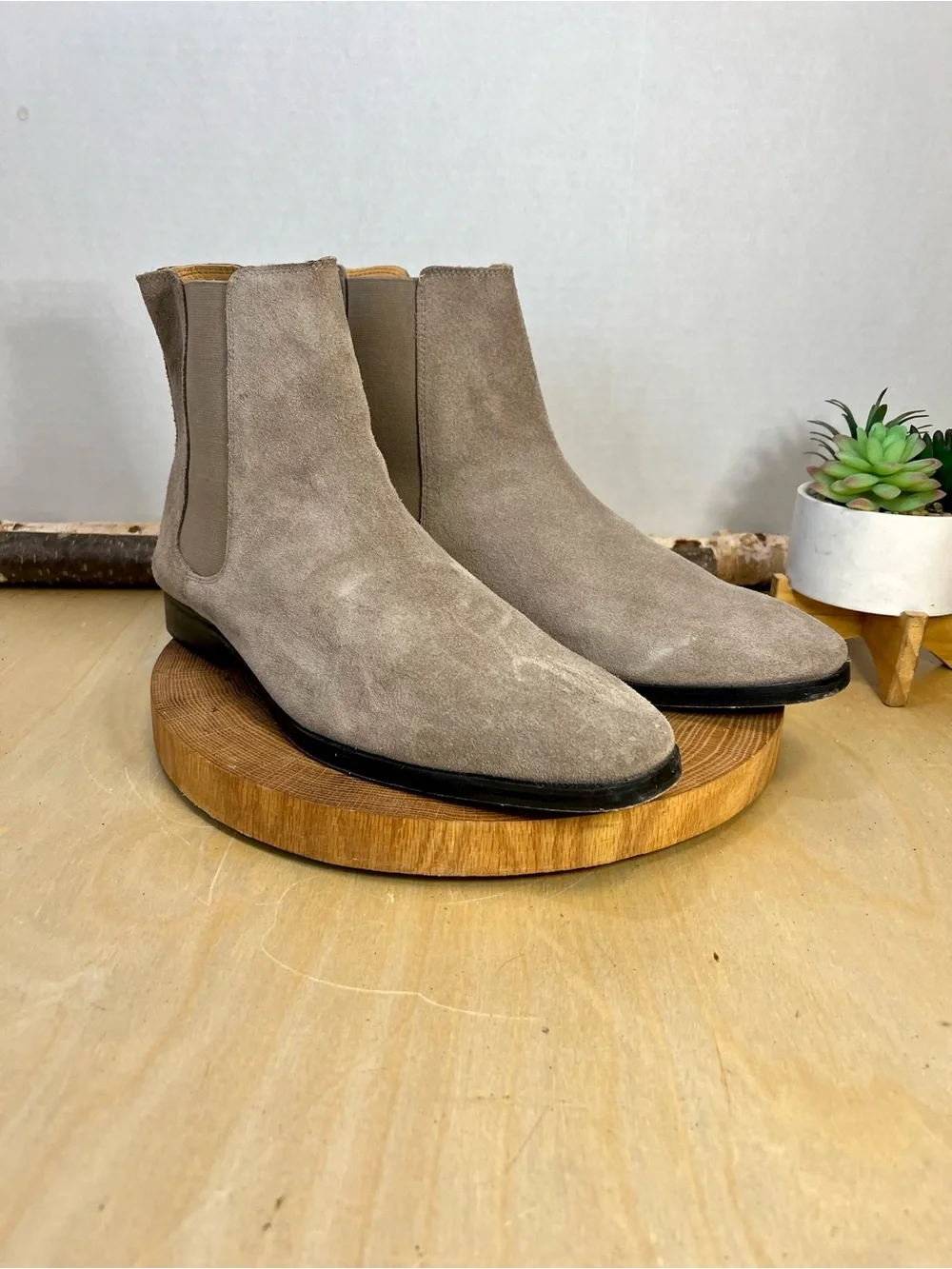 Express Men's Gray Taupe Suede Chelsea Boots Size 11